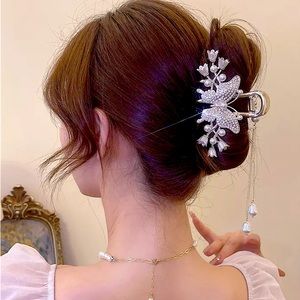 Women’s Hair Claw Fashion Butterfly with Flowers Clip Accessory
